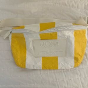 NWOT Aloha Striped Fanny Pack
